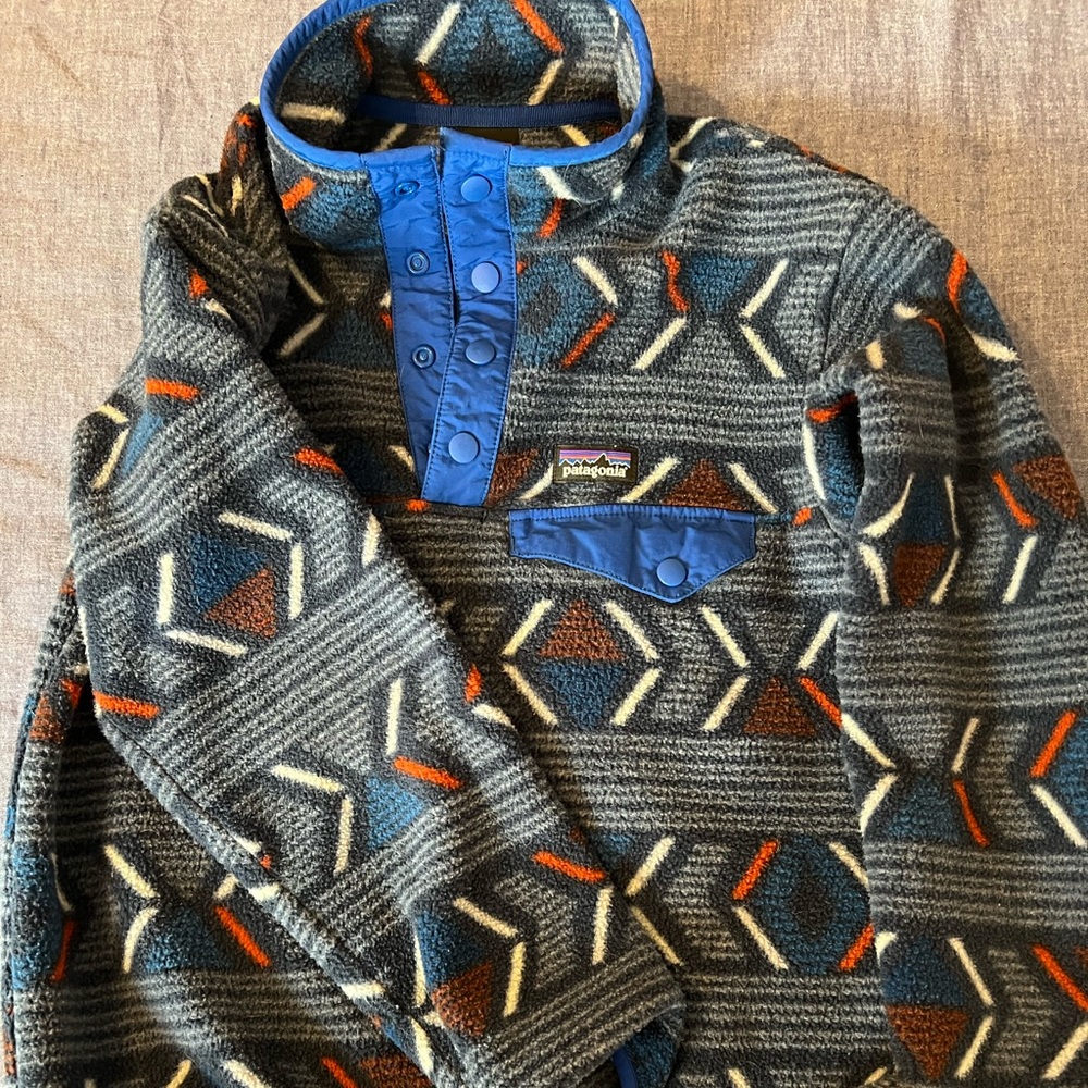 Patagonia Boys Pull over size S 7/8.